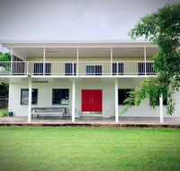 Holiday Rental - Huge House With Beach Views - St Kilda Accommodation