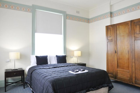 Hotel Gosford - St Kilda Accommodation 2