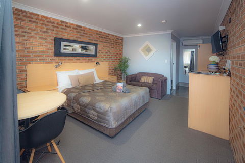 Jumbuck Motor Inn - St Kilda Accommodation 0