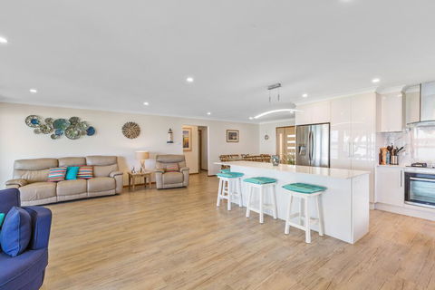 Kalimna Lakeside Living - St Kilda Accommodation 3