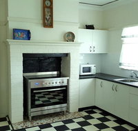 King Cottage - St Kilda Accommodation