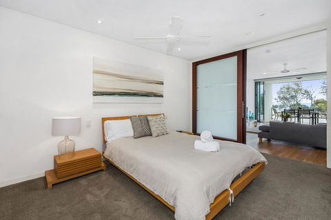 KINGSCLIFF NOR NOR EAST 101 ON MARINE PARADE - St Kilda Accommodation 2