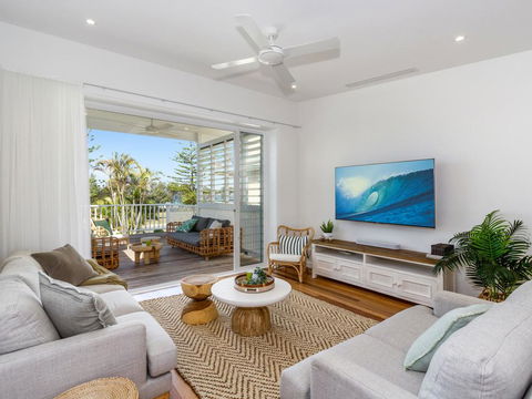 KINGY BEACH HOUSE @ 162 - St Kilda Accommodation 0
