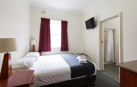 Knickerbocker Hotel - St Kilda Accommodation 0