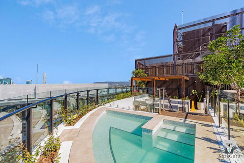 KOZYGURU FORTITUDE VALLEY HOLIDAY STYLE 2 BED APT FREE PARKING QFV211-1601 - St Kilda Accommodation 2