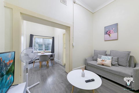 KOZYGURU Kings Cross SKY GARDEN Studio CBD - St Kilda Accommodation 2