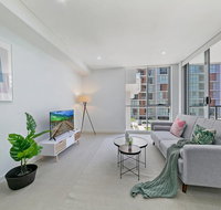 KOZYGURU MASCOT WALK TO STATION MODERN DESIGNER 2 BED APT FREE PARKING NMA260-312 - St Kilda Accommodation