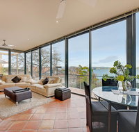 Kylakin - Derwent River Waterfront Views Tennis Court Foxtel - St Kilda Accommodation