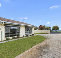 Lake Escape on Pool Avenue - St Kilda Accommodation