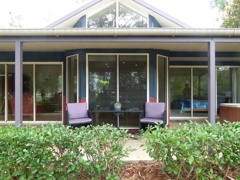 Lake Russell Lakeside Retreat - St Kilda Accommodation 2