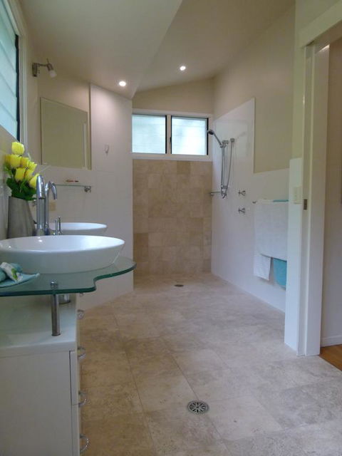 Lake Russell Lakeside Retreat - St Kilda Accommodation 3