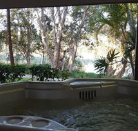 Lake Russell Lakeside Retreat - St Kilda Accommodation