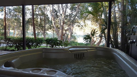 Lake Russell Lakeside Retreat - St Kilda Accommodation 0