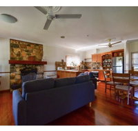 Lakefront holiday villa - St Kilda Accommodation