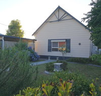 Large 6-Bedroom House with Wifi  Netflix Close to Singleton CBD Hunter Valley - St Kilda Accommodation