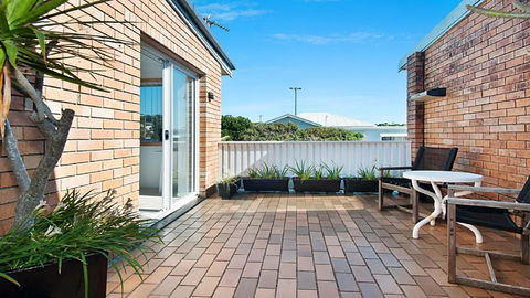 Lennoxville - Lennox Head - WiFi - Air-Conditioning - St Kilda Accommodation 3