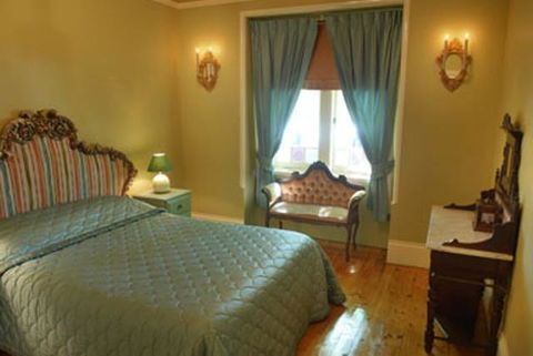 Leura Lady - St Kilda Accommodation 1
