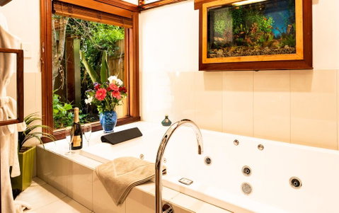 Lillypilly's Cottages & Day Spa - St Kilda Accommodation 1