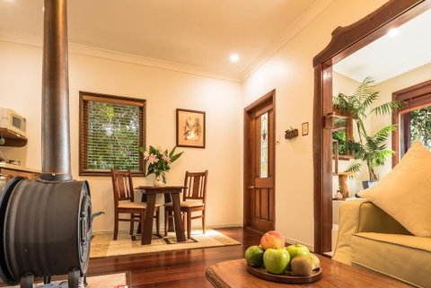Lillypilly's Cottages & Day Spa - St Kilda Accommodation 3