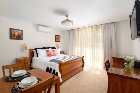Luna Blu - Luxury B&B - St Kilda Accommodation 0