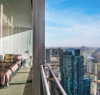 Lux 2BR Apt with a Stunning View of The Yarra - St Kilda Accommodation