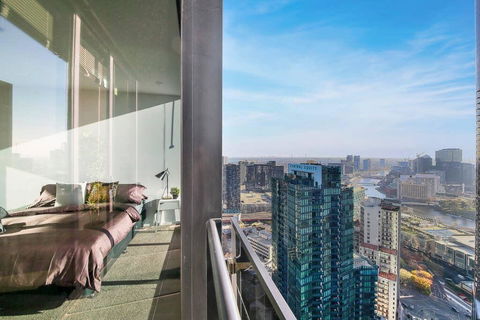 Lux 2BR Apt With A Stunning View Of The Yarra - St Kilda Accommodation 0