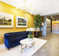 Luxury Apartment Opposite Train Station in Cannon Hill and 17 minutes from the City - St Kilda Accommodation