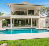 Luxury Living on the Beachfront - St Kilda Accommodation