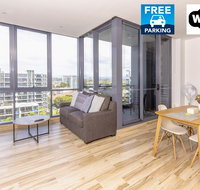Luxury modern apartment in Southport with hotel facilities - St Kilda Accommodation