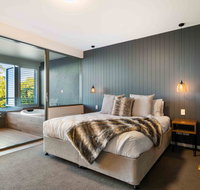 Luxury Spa Retreat with Ocean and Hinterland Views - St Kilda Accommodation