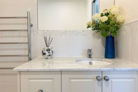 Luxury Storybook Manor Guest Suite - St Kilda Accommodation 3