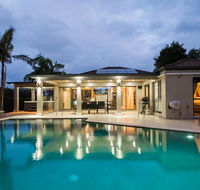 Luxury Waterfront Home - St Kilda Accommodation