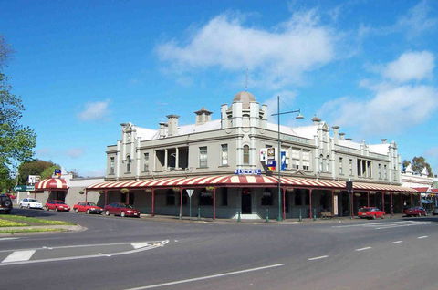 Madden's Commercial Hotel - St Kilda Accommodation 0