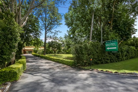 Maleny Hills Motel - St Kilda Accommodation 0