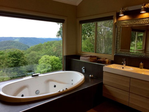 Maleny Luxury Cottages - St Kilda Accommodation 1