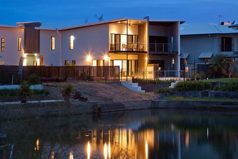 Marina Views Townhouse - St Kilda Accommodation 2