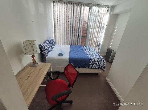 Mascot Clean Bedroom - St Kilda Accommodation 3