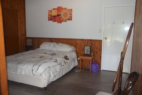 McCarthy Lake House - St Kilda Accommodation 2