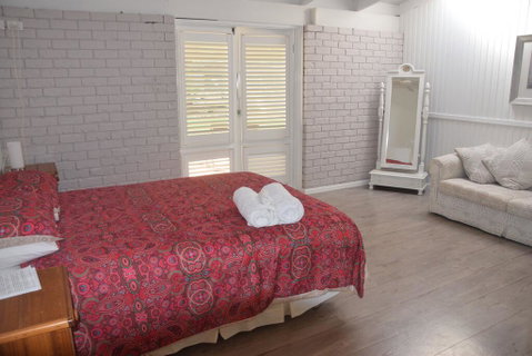 McCarthy Lake House - St Kilda Accommodation 1