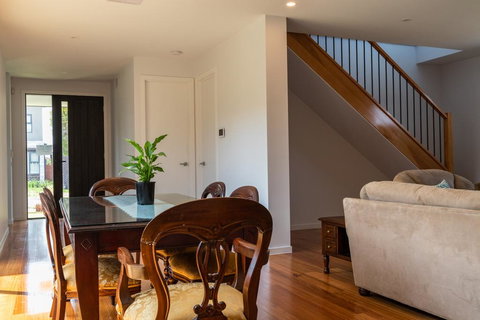 McKenna By Lily Sands - St Kilda Accommodation 1