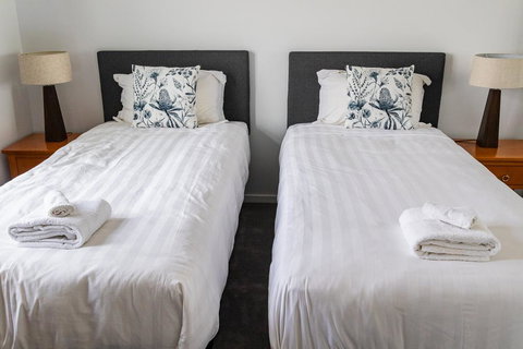 McKenna By Lily Sands - St Kilda Accommodation 2