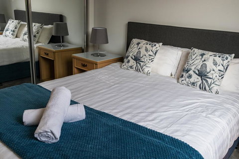 McKenna By Lily Sands - St Kilda Accommodation 3