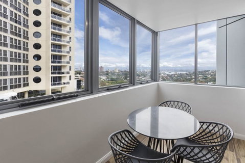 Meriton Suites Bondi Junction - St Kilda Accommodation 3