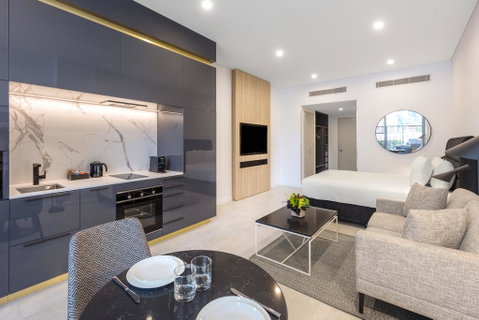 Meriton Suites Broadbeach - St Kilda Accommodation 2
