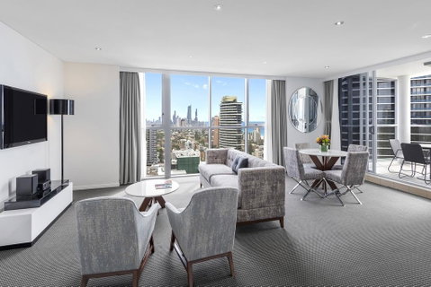 Meriton Suites Broadbeach - St Kilda Accommodation 1