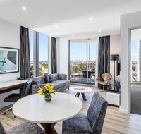 Meriton Suites Mascot Central - St Kilda Accommodation