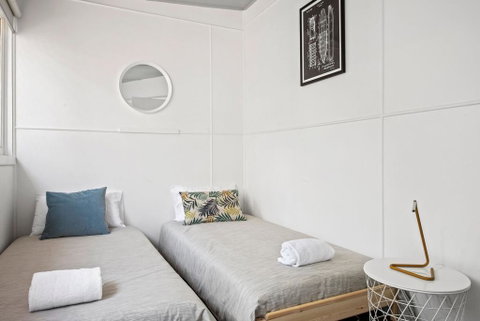 Mitchell Pde 31 Mollymook - St Kilda Accommodation 0