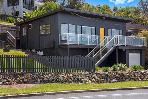 Mitchell Pde 31 Mollymook - St Kilda Accommodation 2