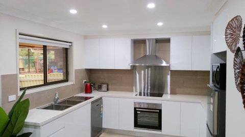 Modern 4-Bedroom House On Cunningham Near Singleton CBD Hunter Valley - St Kilda Accommodation 2