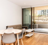 Modern Apartment in Darling Harbour - St Kilda Accommodation